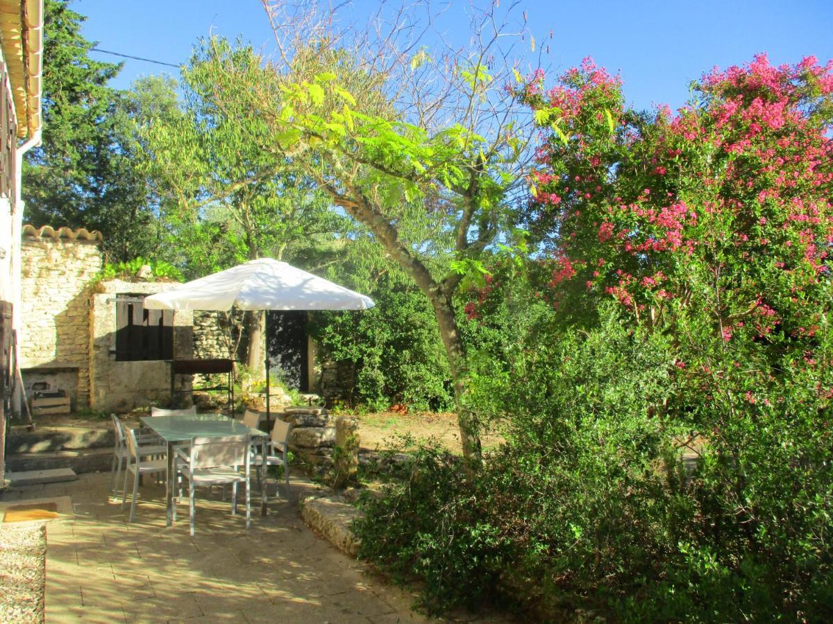 Le Mas Des Lilas Uzès Exteriér fotografie